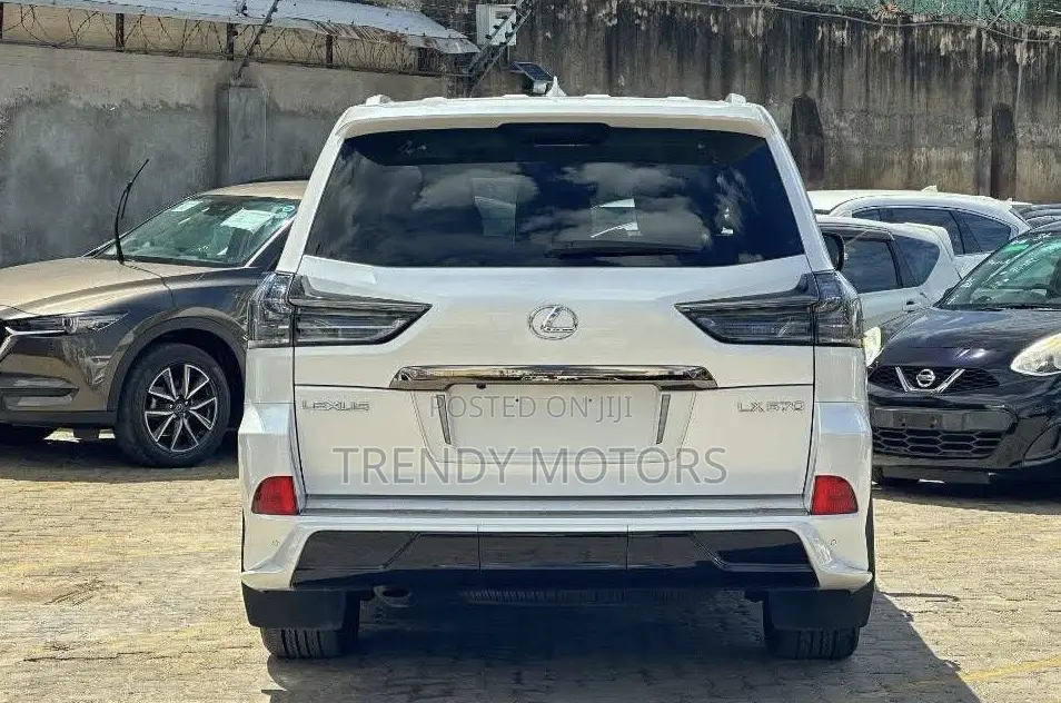 Lexus LX 2022 White