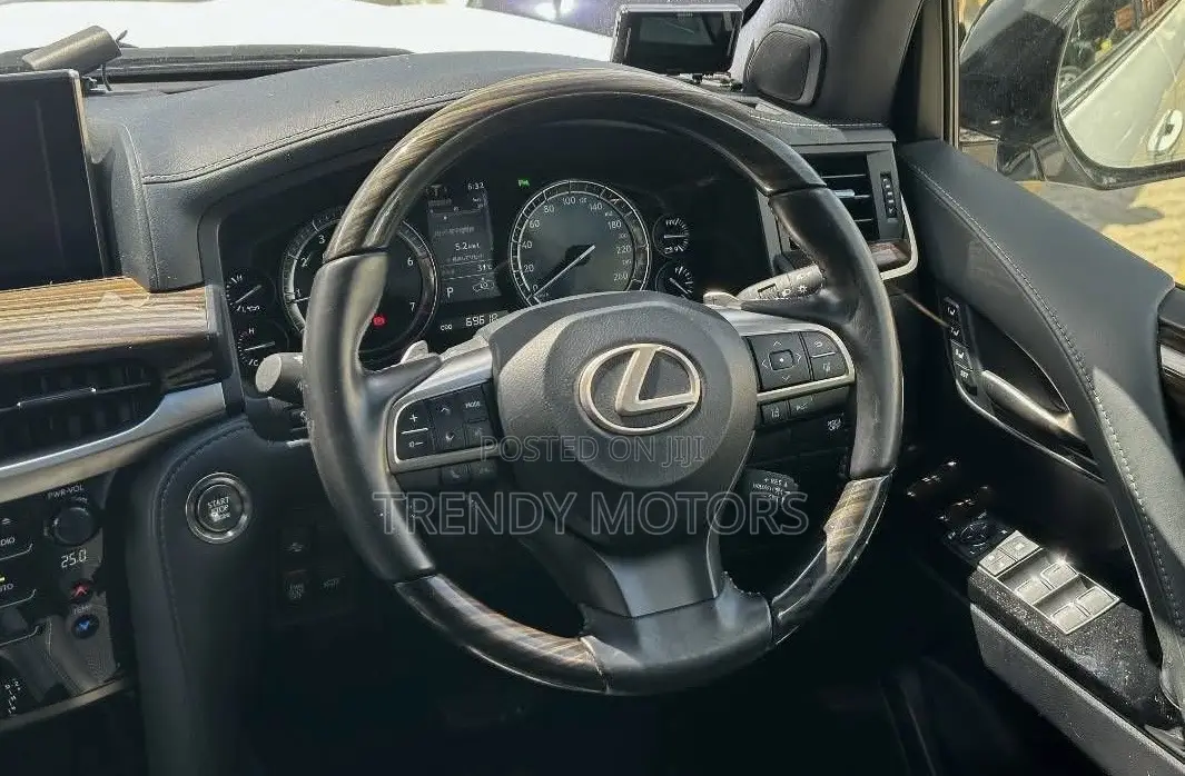 Lexus LX 2022 White