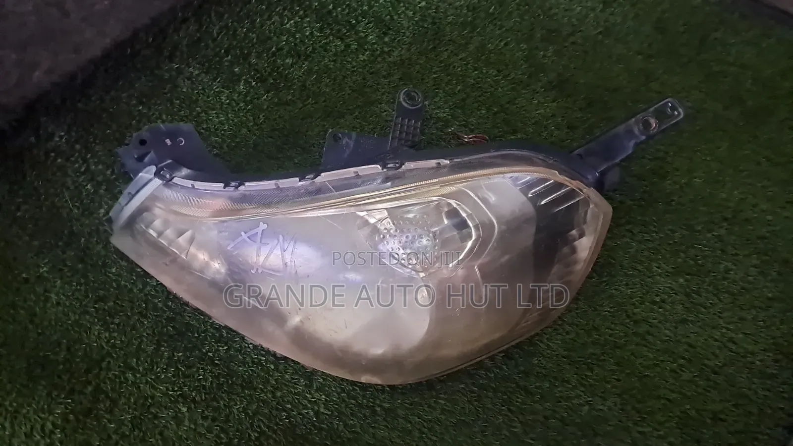 Nissan Ad/Advan Headlights