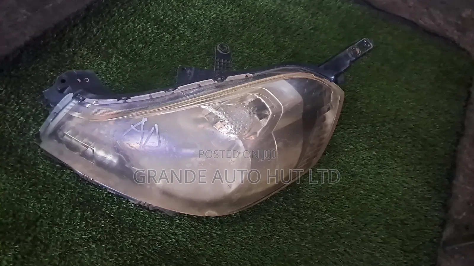 Nissan Ad/Advan Headlights