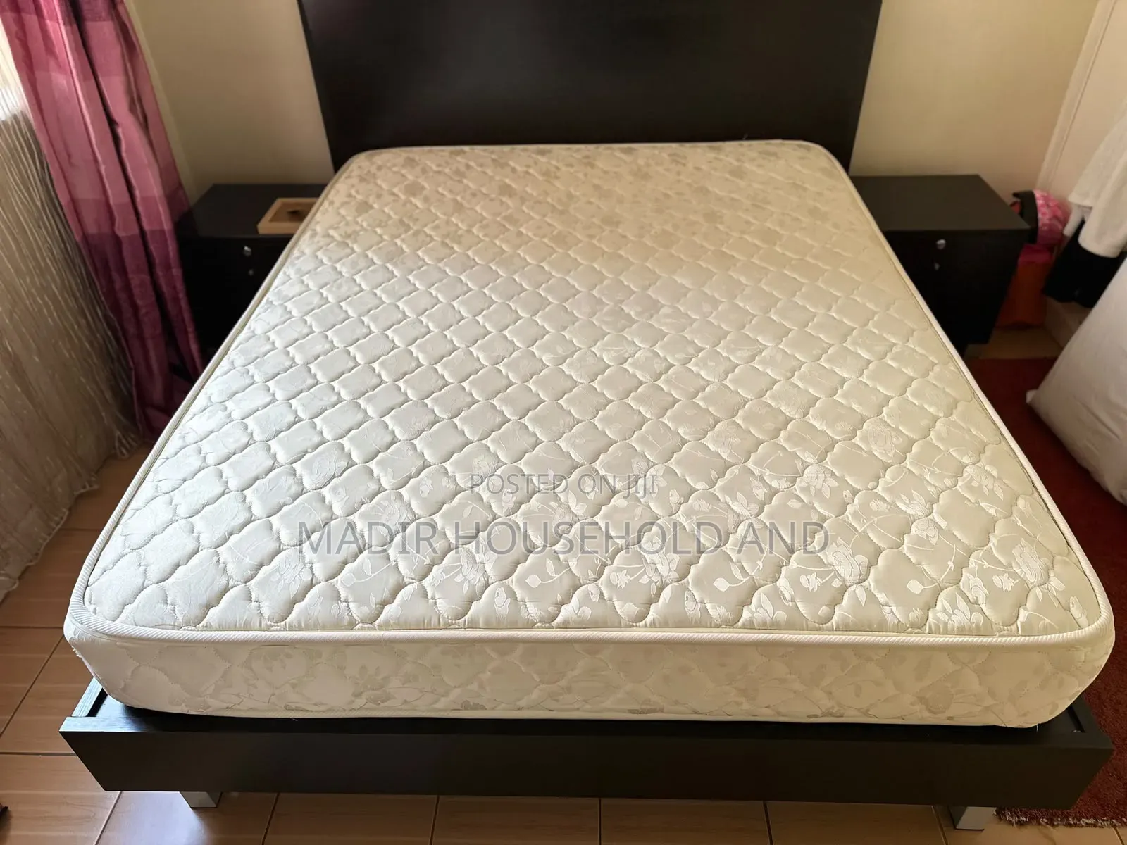 Londer King 5x6 Wooden Bed With an 2nd Hand Fit Orthopaedic Mattress