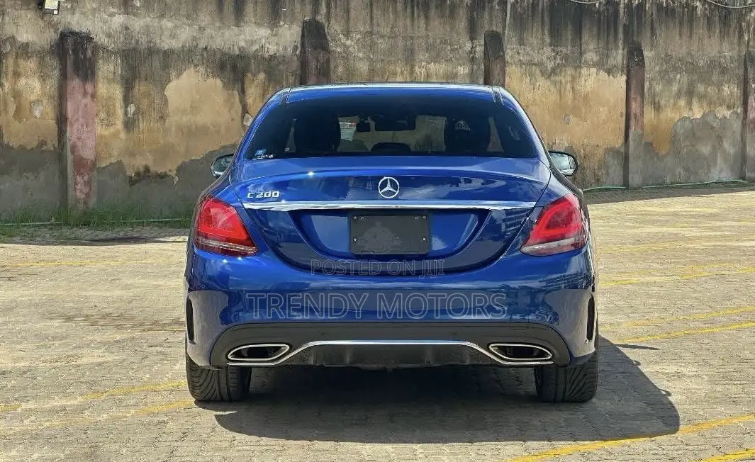 Mercedes-Benz C200 2019 Blue
