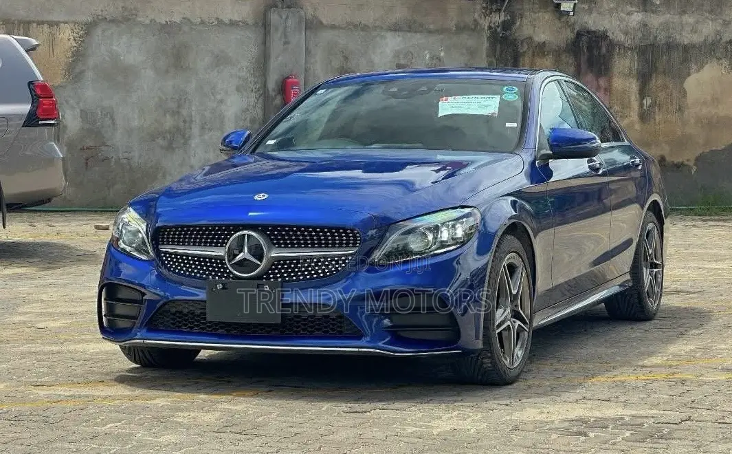Mercedes-Benz C200 2019 Blue