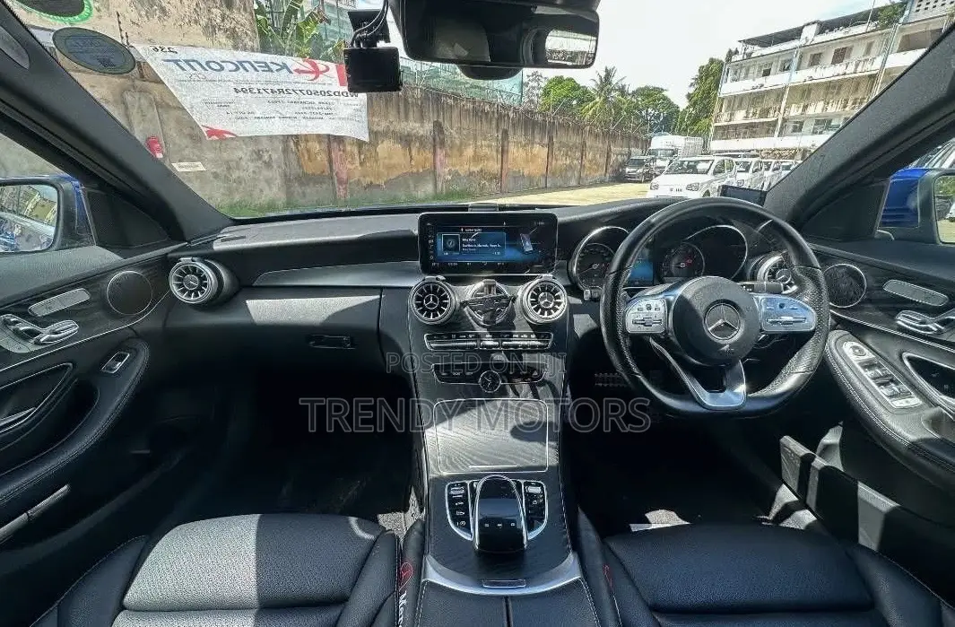 Mercedes-Benz C200 2019 Blue