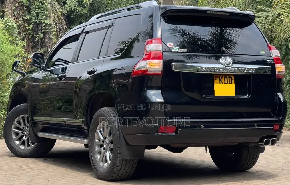 Toyota Land Cruiser Prado 2017 Black