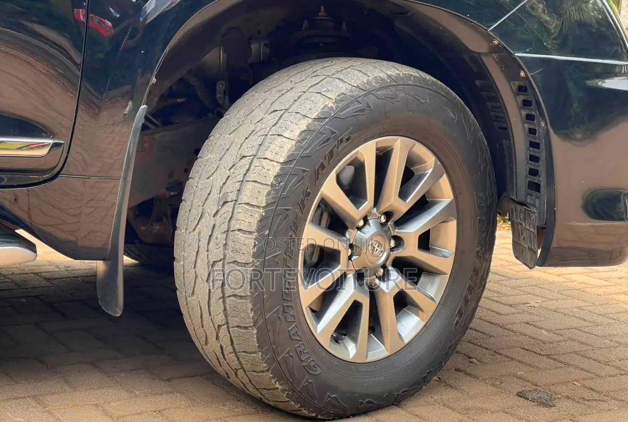 Toyota Land Cruiser Prado 2017 Black