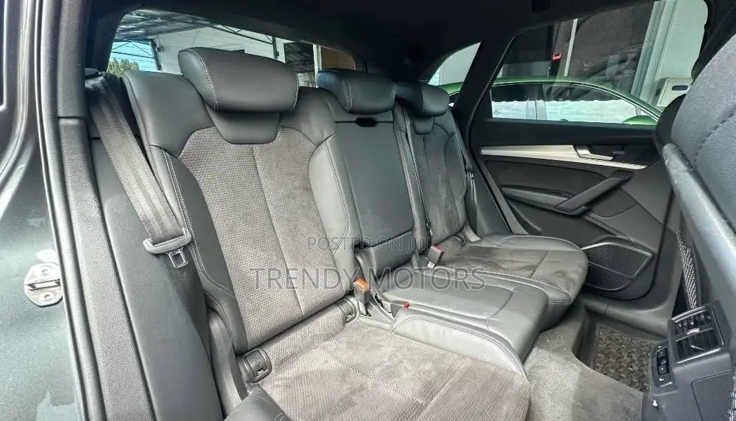 Audi Q5 2.0T Premium AWD quattro 2019 Gray