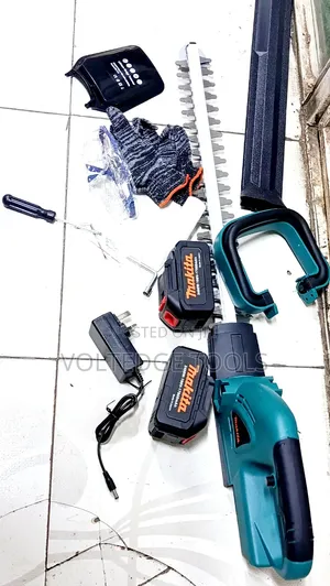 Makita Cordless Hedge Trimmer