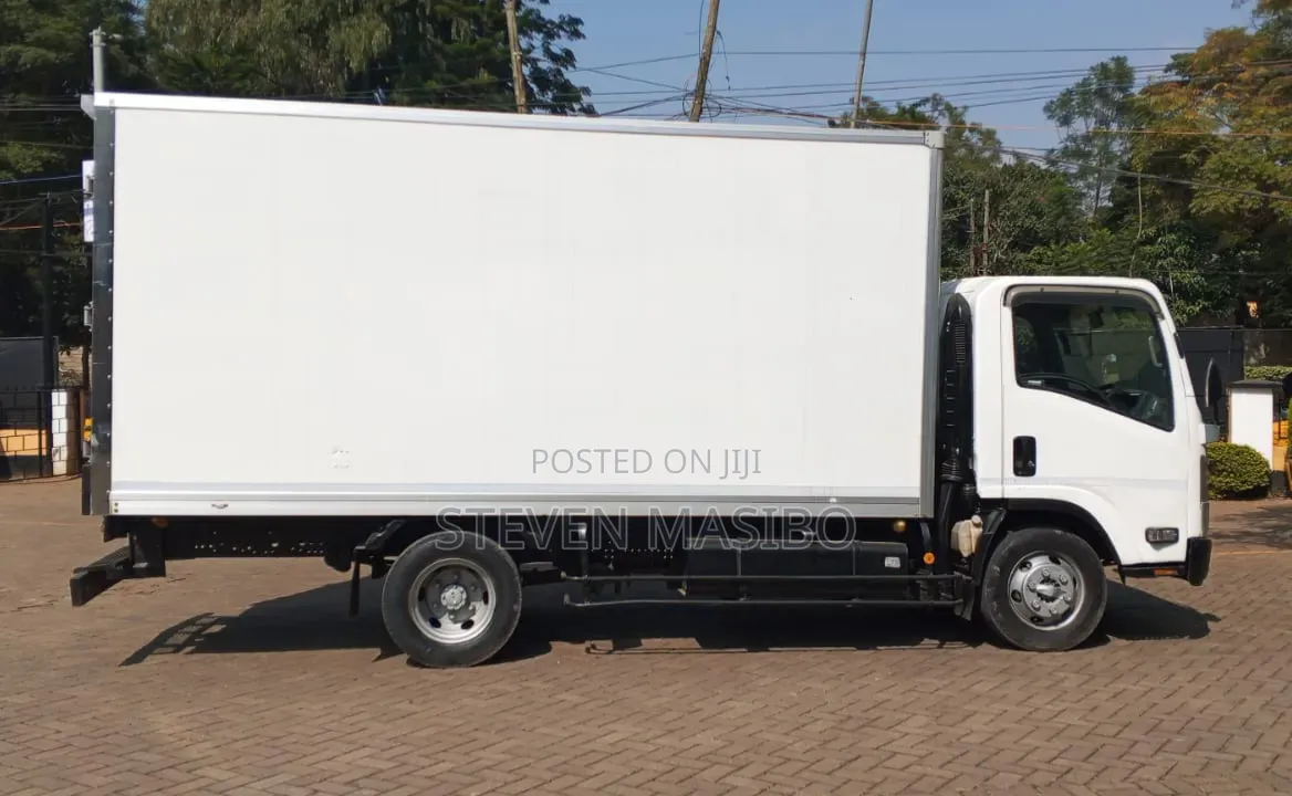 Isuzu Elf 2016