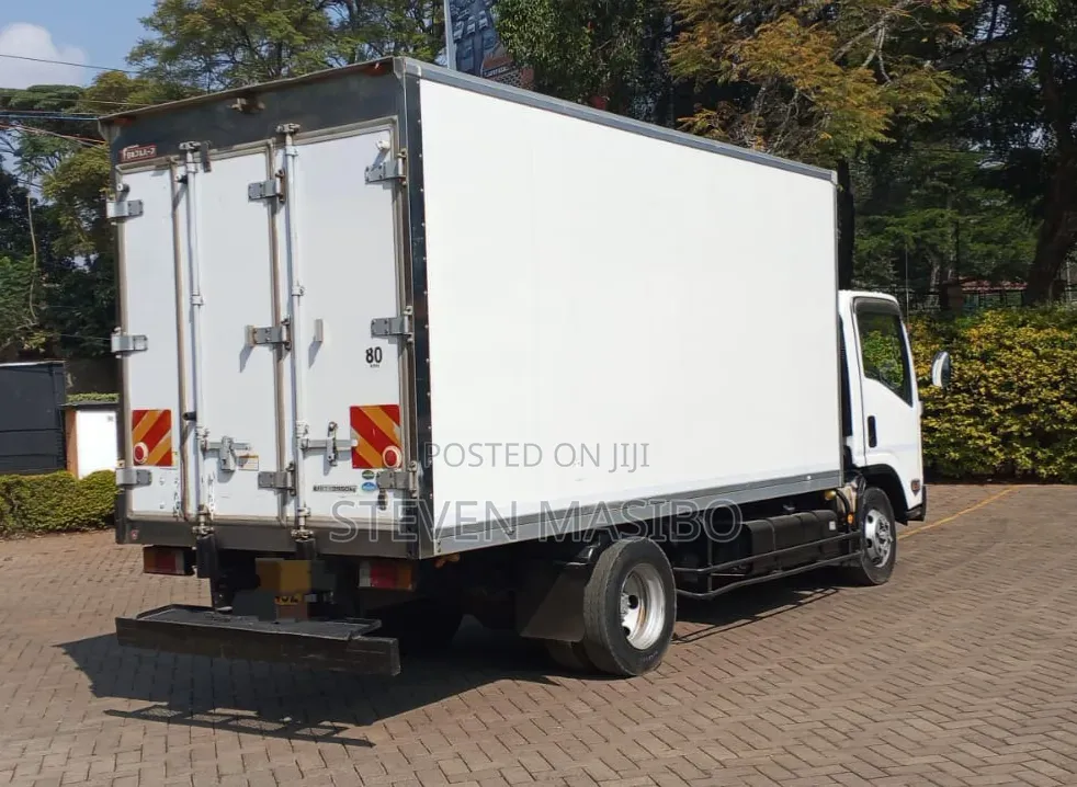Isuzu Elf 2016