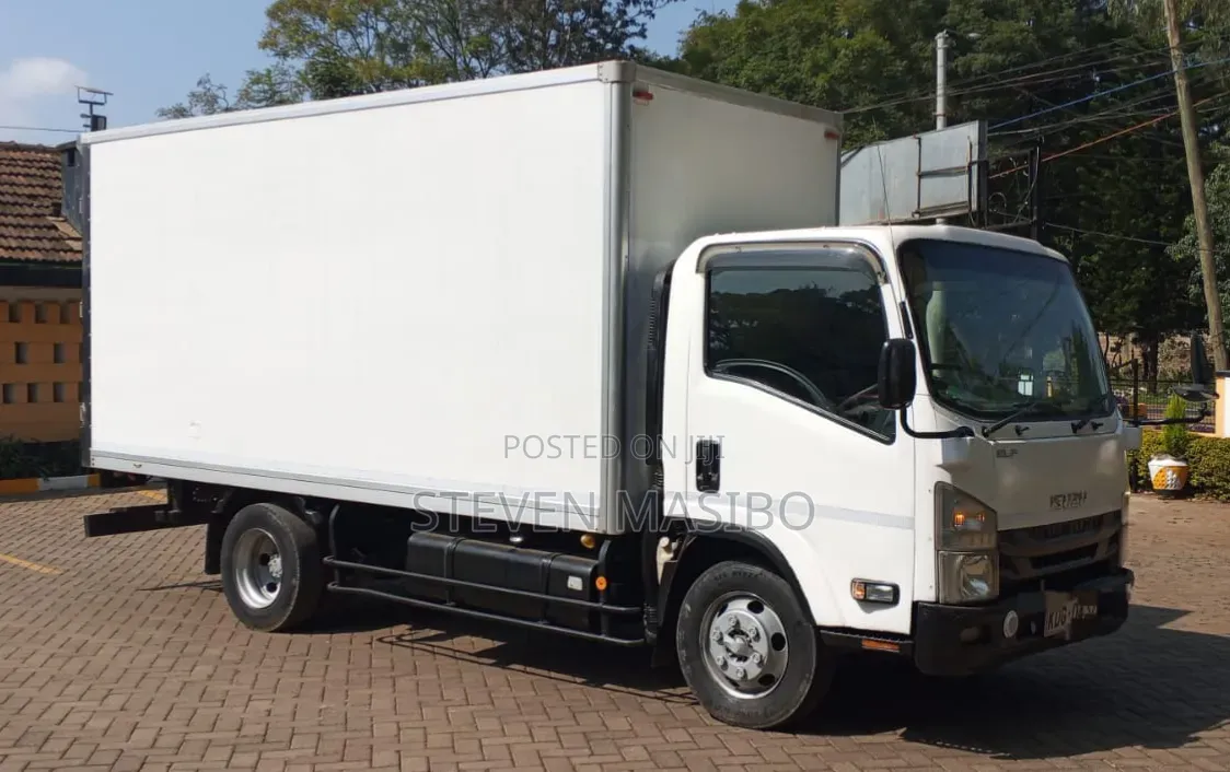 Isuzu Elf 2016