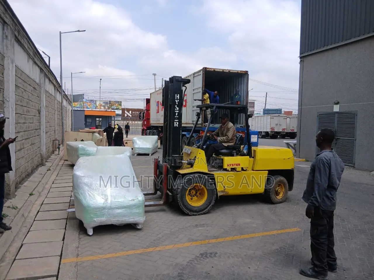 Comprehensive Lifting, Forklift Transport Service at Hand