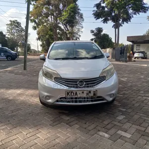 Nissan Note 2013 Silver