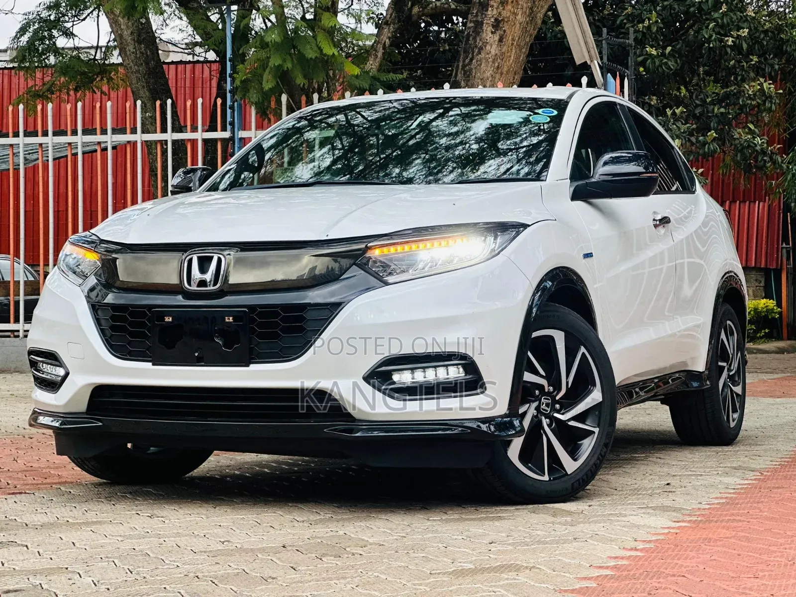 Honda Vezel 2019 White