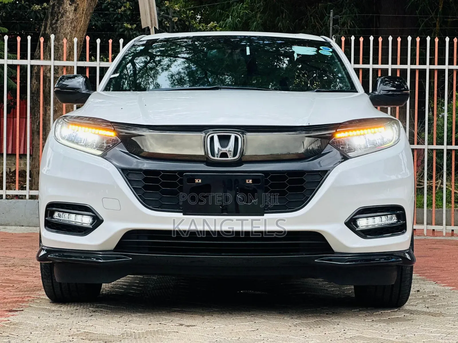 Honda Vezel 2019 White