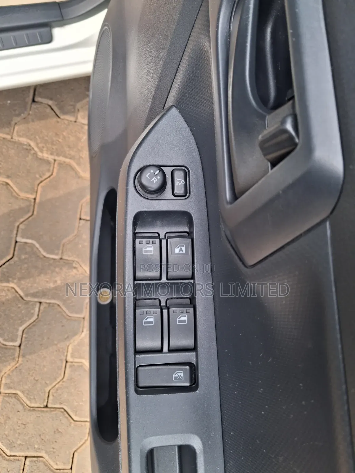 Daihatsu Mira 2019 White