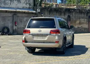 Toyota Land Cruiser 2019 Beige