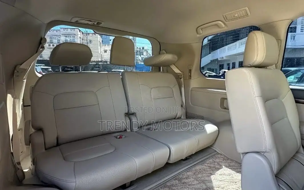 Toyota Land Cruiser 2019 Beige