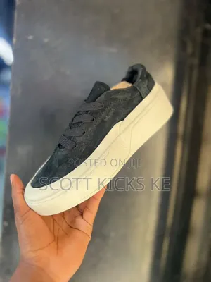 Adidas Labcourt.
