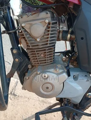 Honda CB 2023 Red