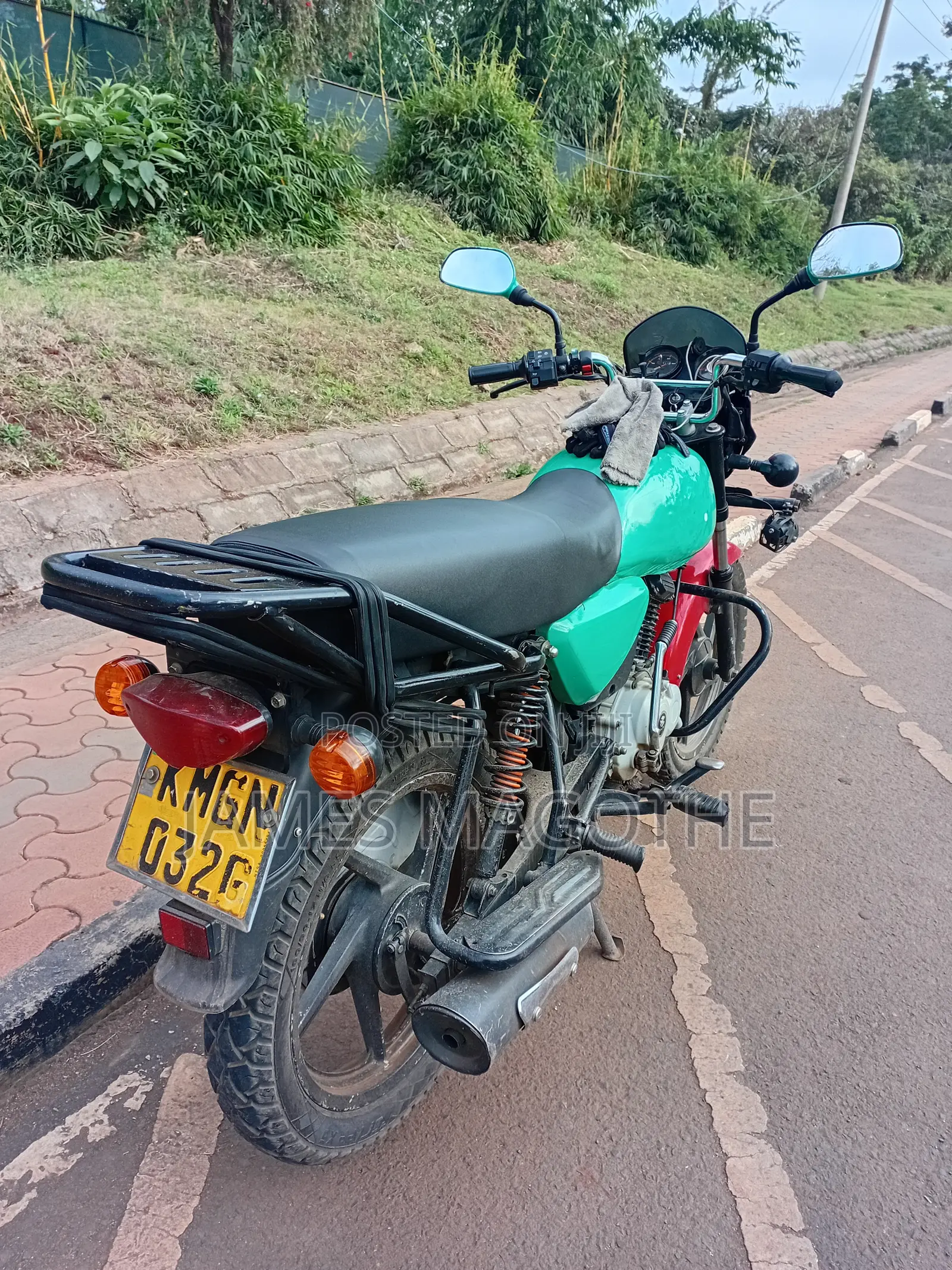 Bajaj Boxer 2024 Red