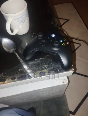 Microsoft Xbox One S 1TB