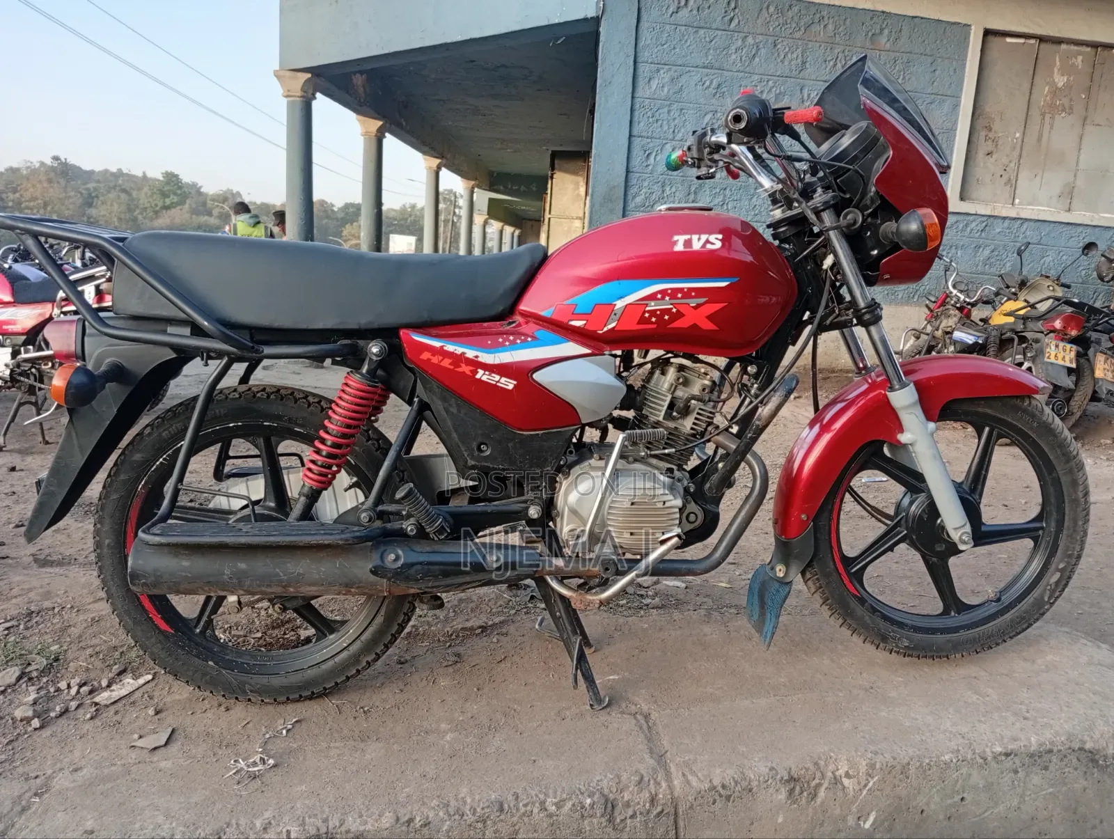 TVS HLX 125 2025 Red