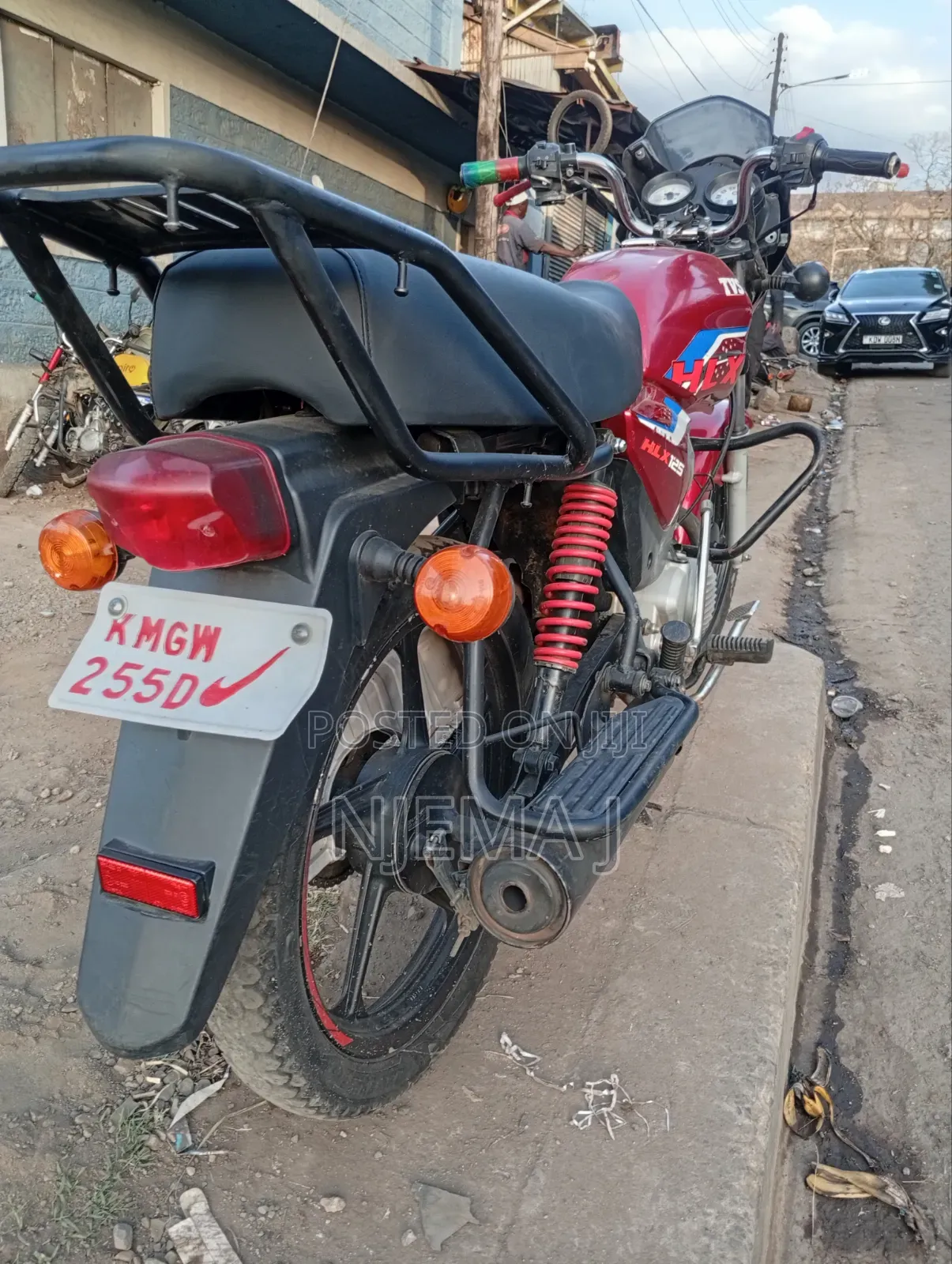 TVS HLX 125 2025 Red