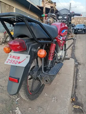 TVS HLX 125 2025 Red
