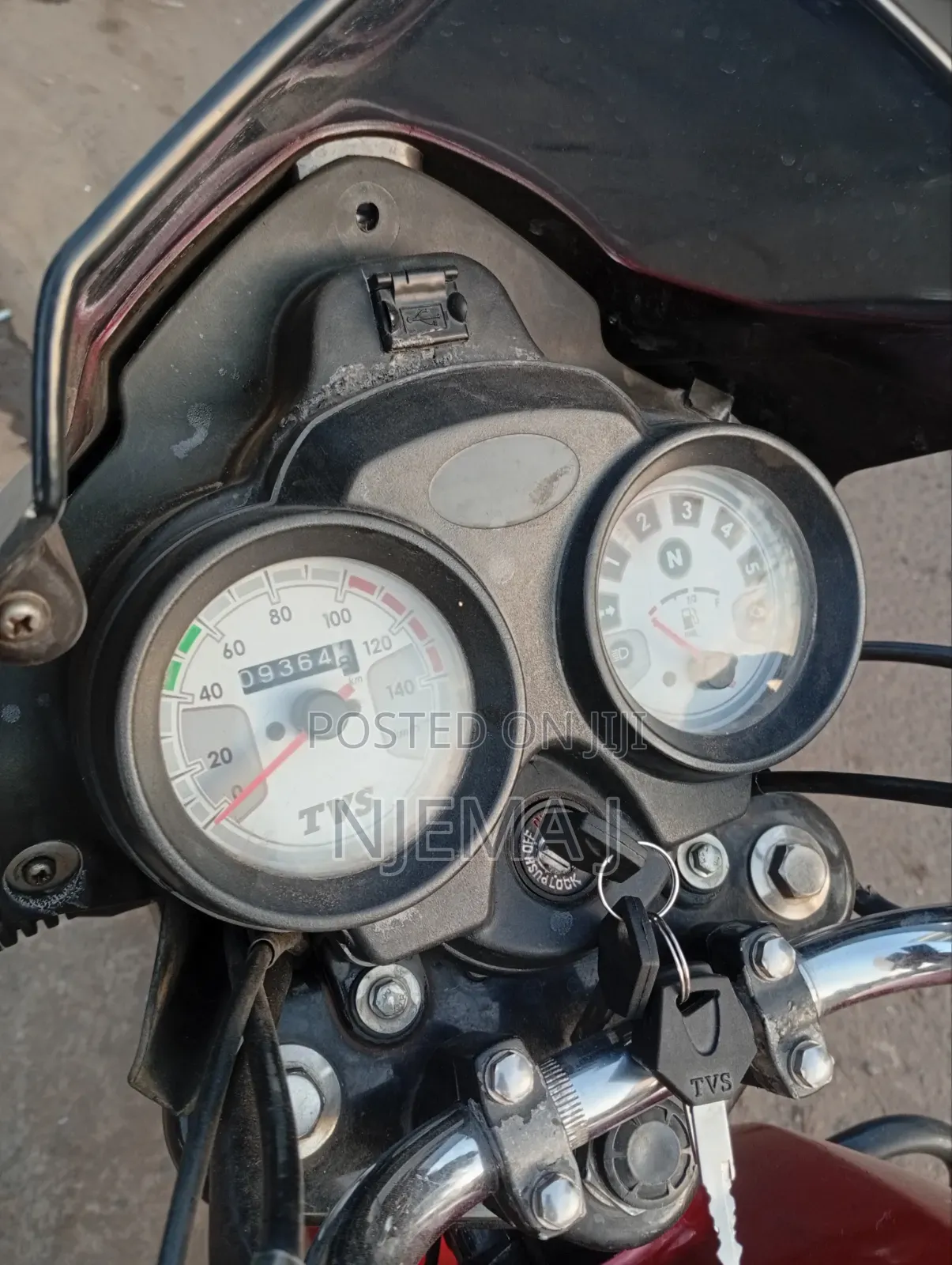 TVS HLX 125 2025 Red