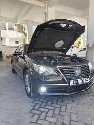 Toyota Crown 2015 Black