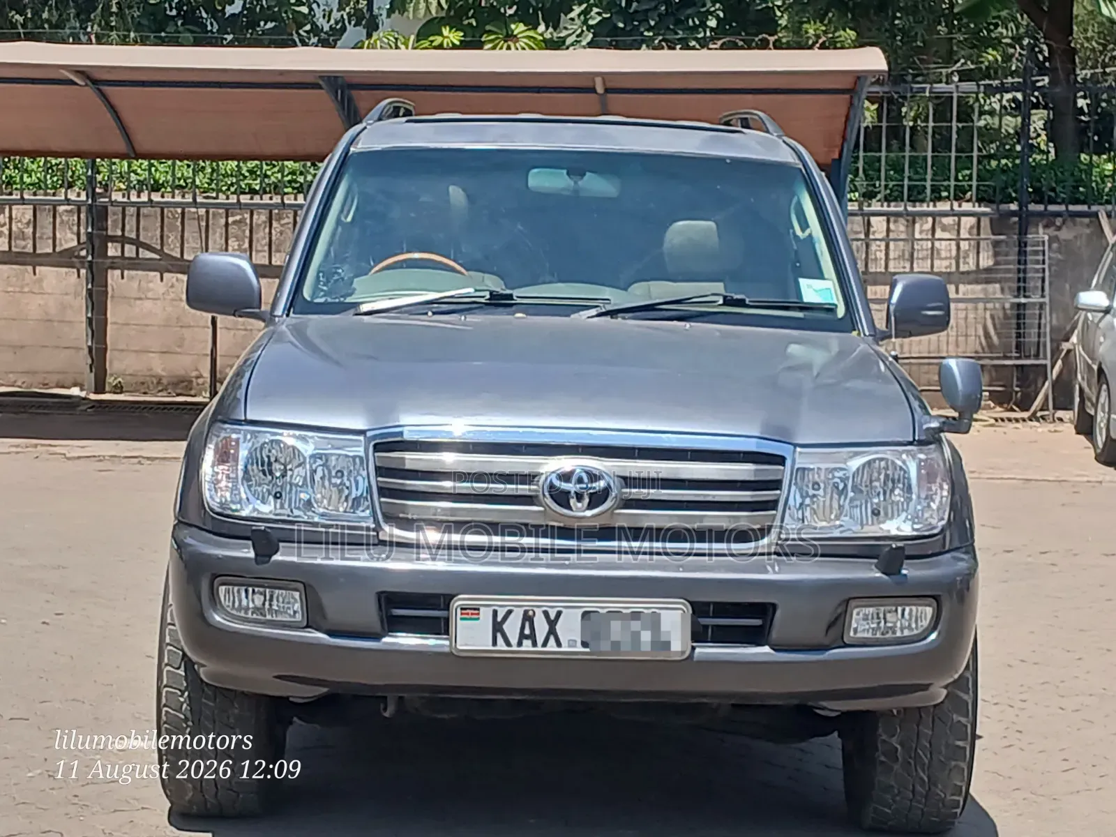 Toyota Land Cruiser 2006 Gray
