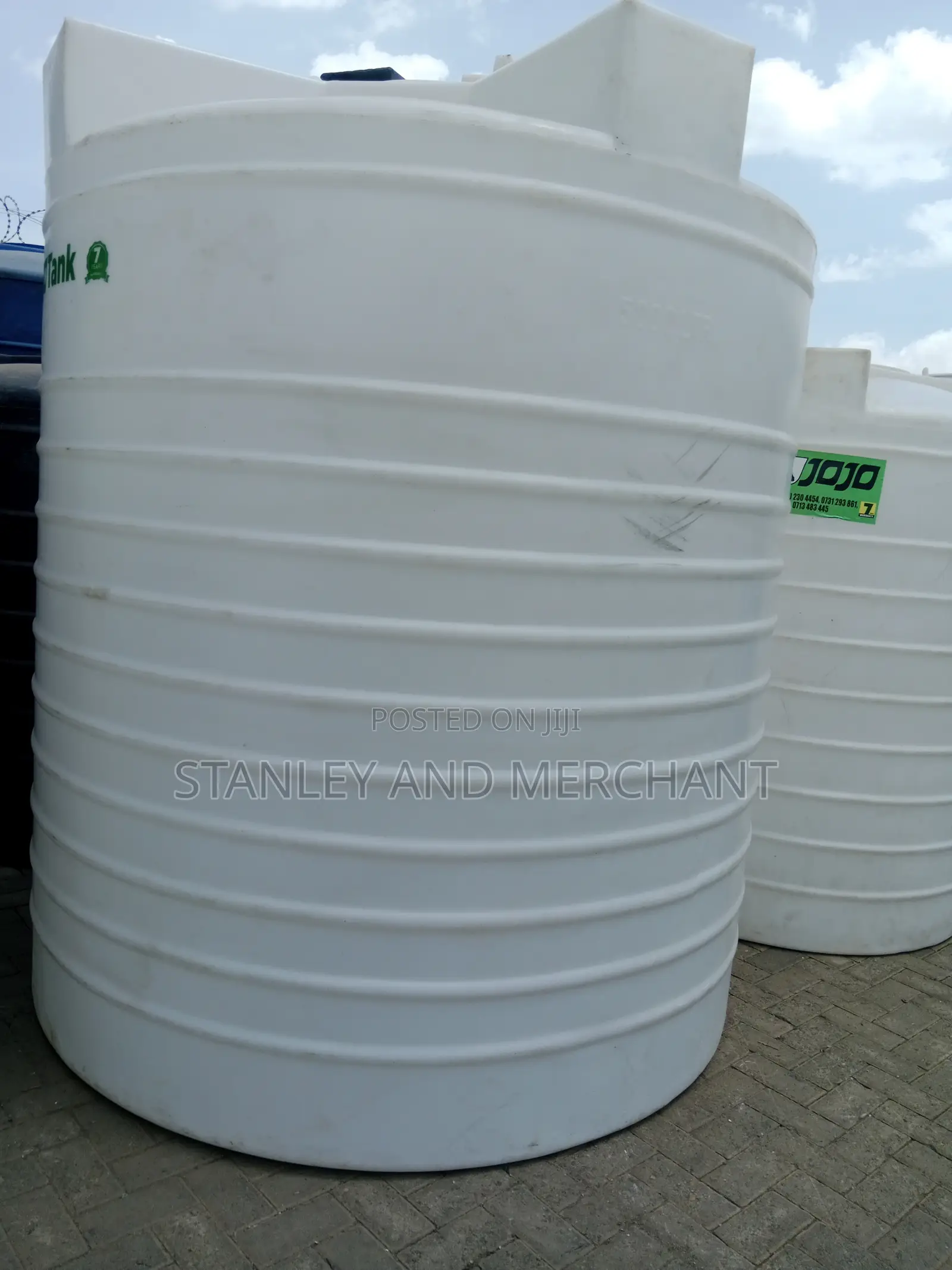 4600 White, Clear Tanks