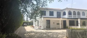 5bdrm House in Nairobi Central for sale