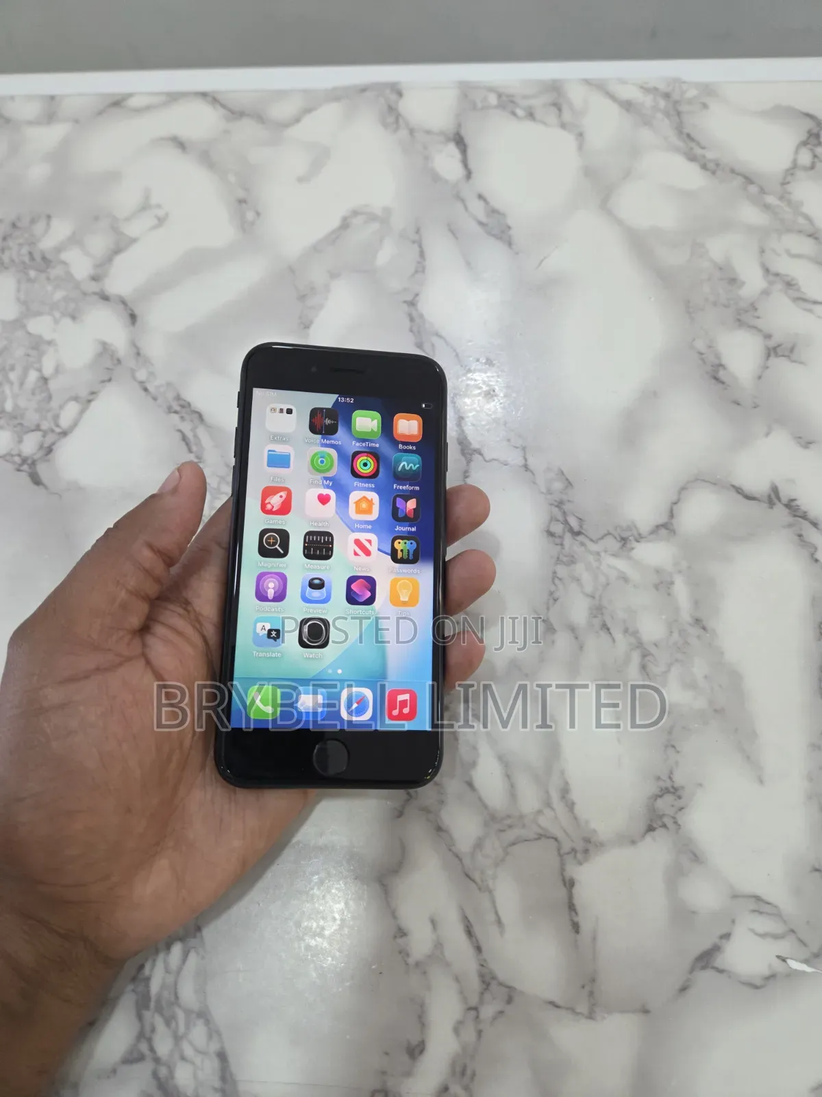 Apple iPhone SE (2022) 64 GB Black
