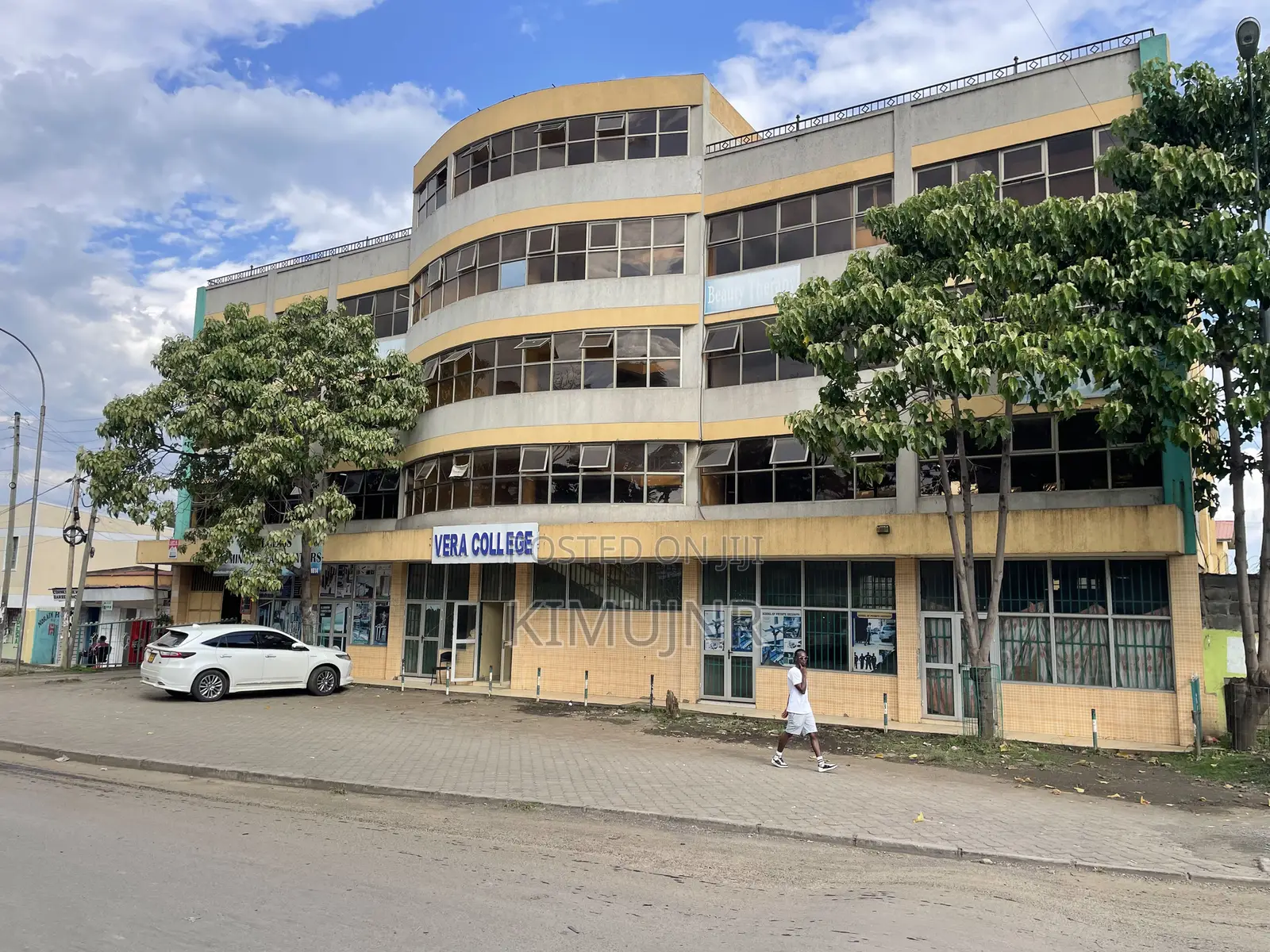 Prime Commercial Building to Let – Oginga Odinga Street