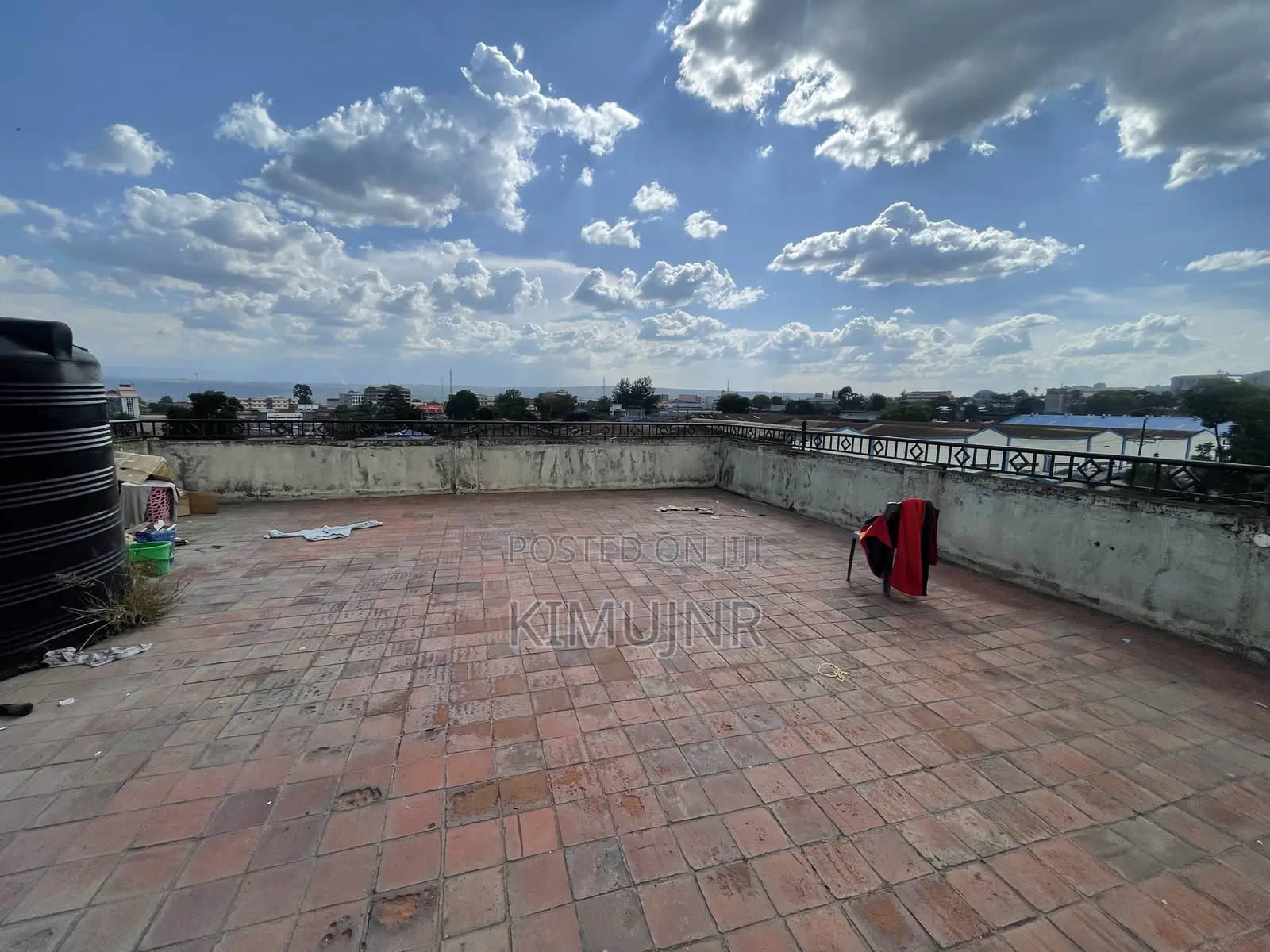 Prime Commercial Building to Let – Oginga Odinga Street