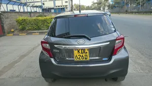 Toyota Vitz 2015 Gray