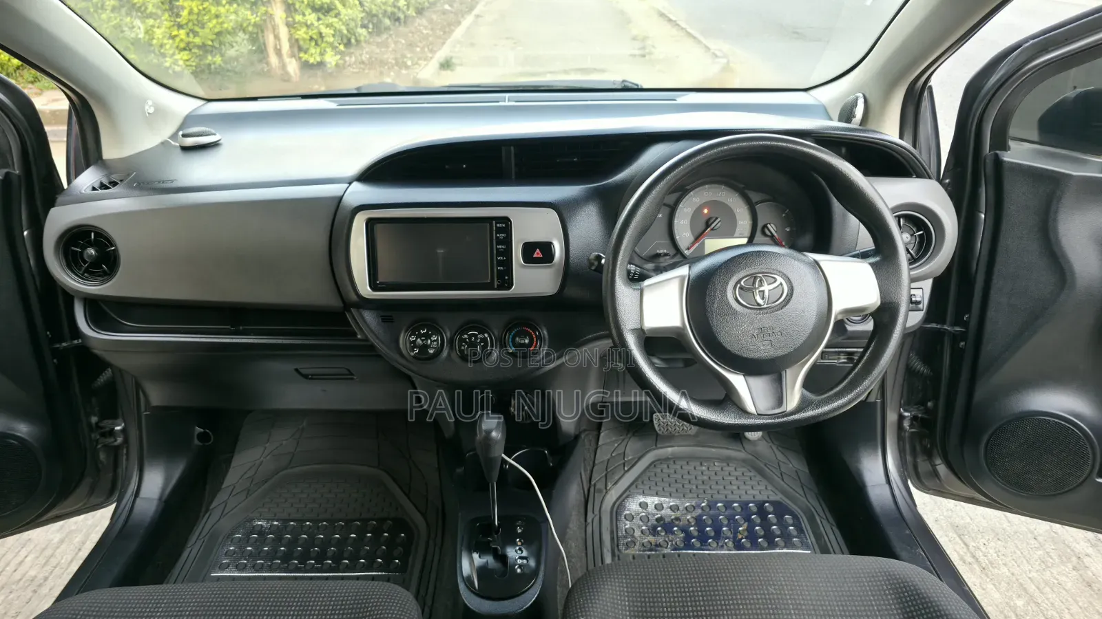 Toyota Vitz 2015 Gray