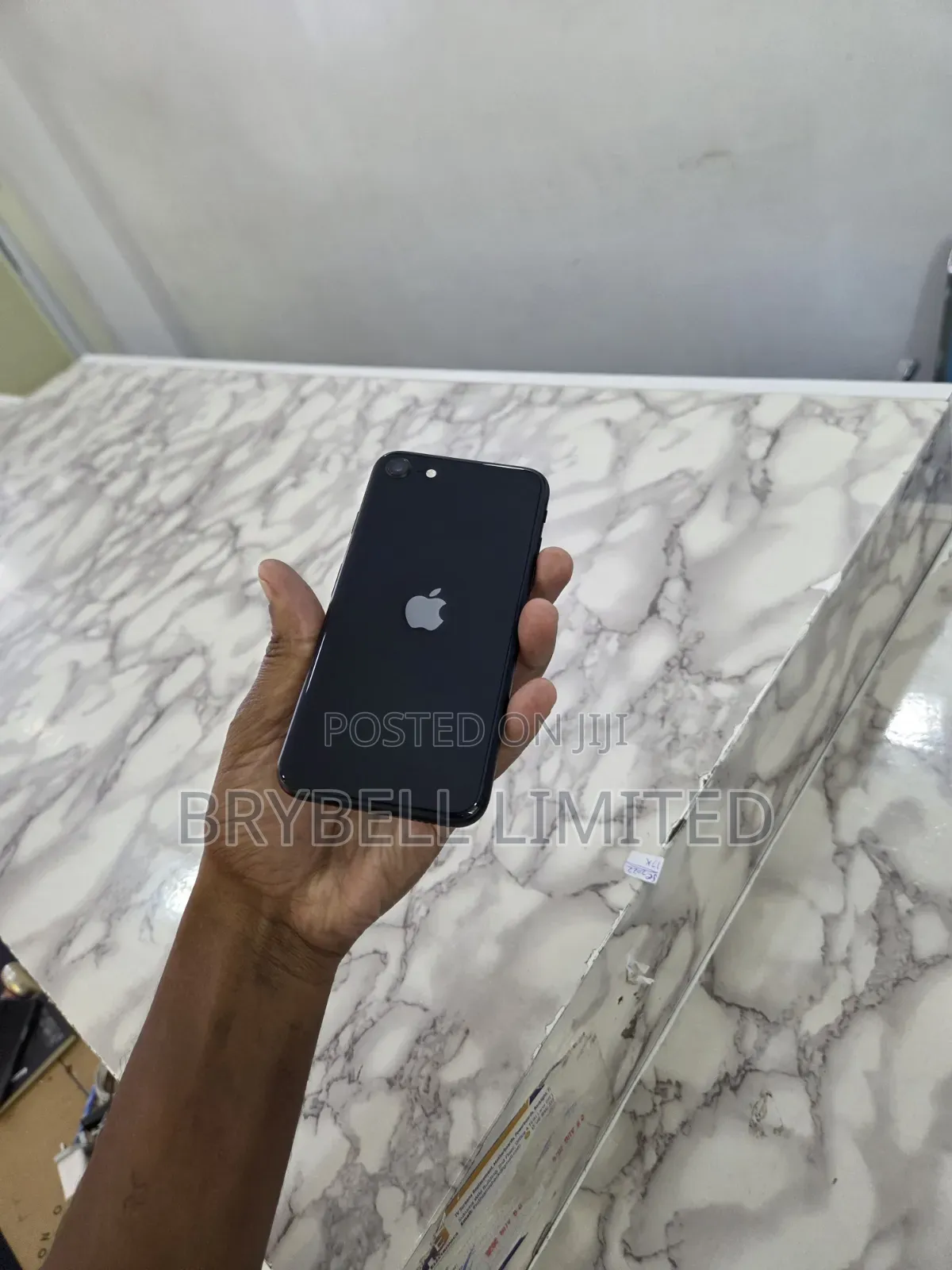 Apple iPhone SE (2022) 64 GB Black