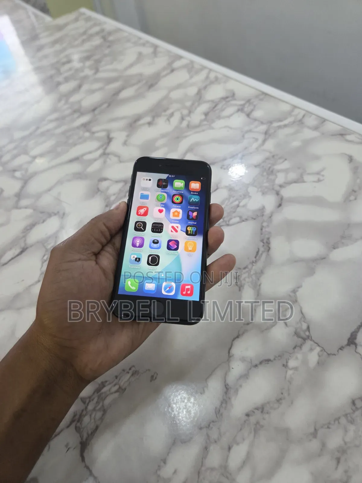 Apple iPhone SE (2022) 64 GB Black