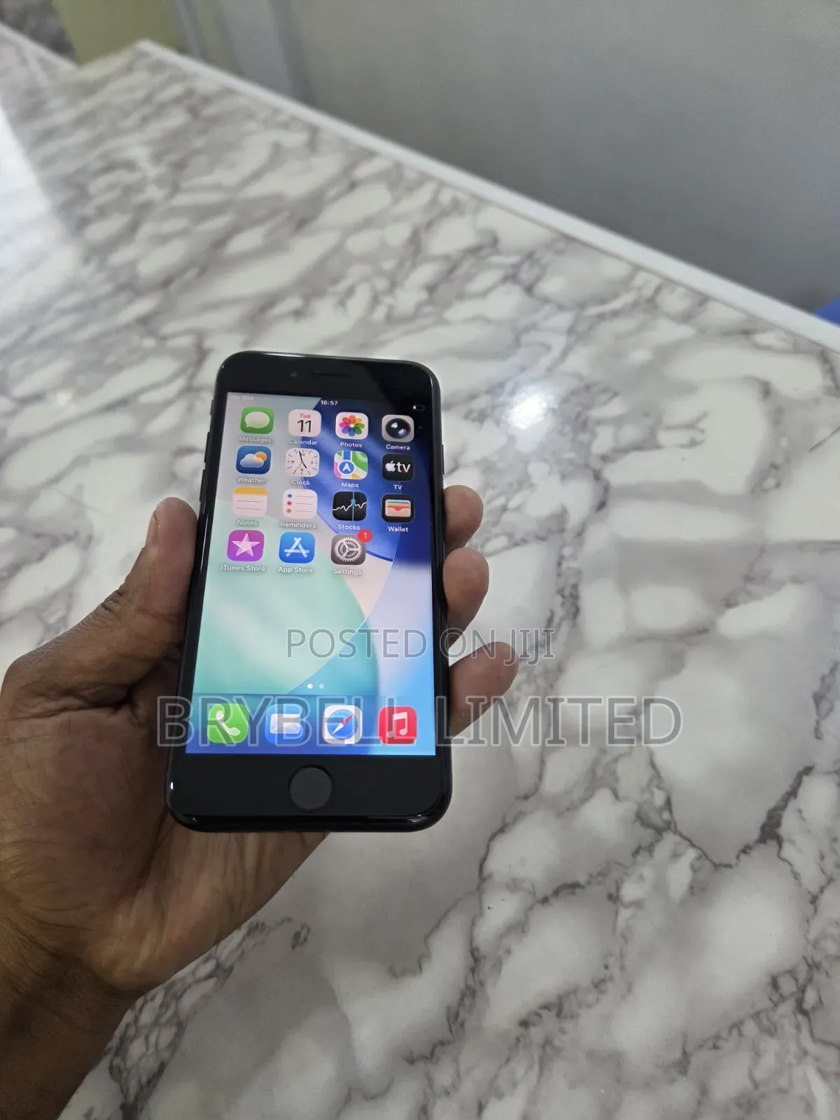 Apple iPhone SE (2022) 64 GB Black
