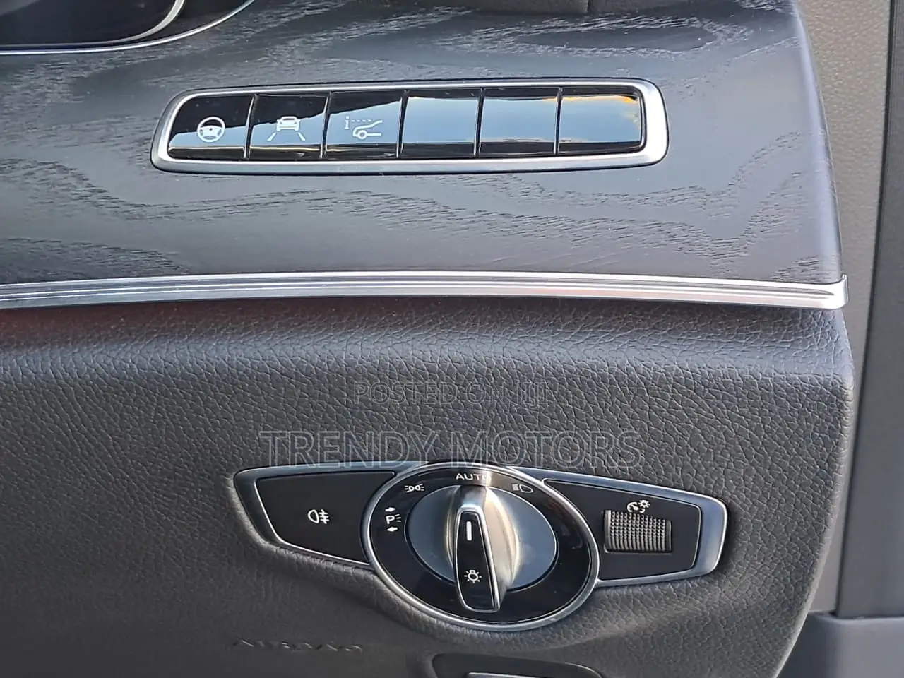 Mercedes-Benz E300 2019 White