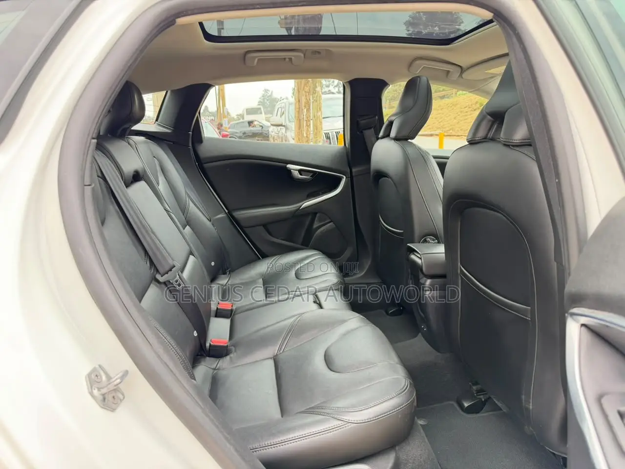 Volvo V40 2019 White