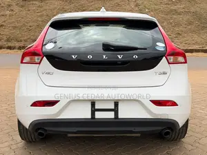 Volvo V40 2019 White