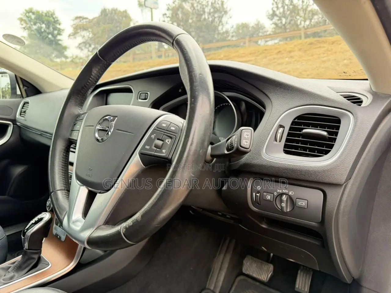 Volvo V40 2019 White