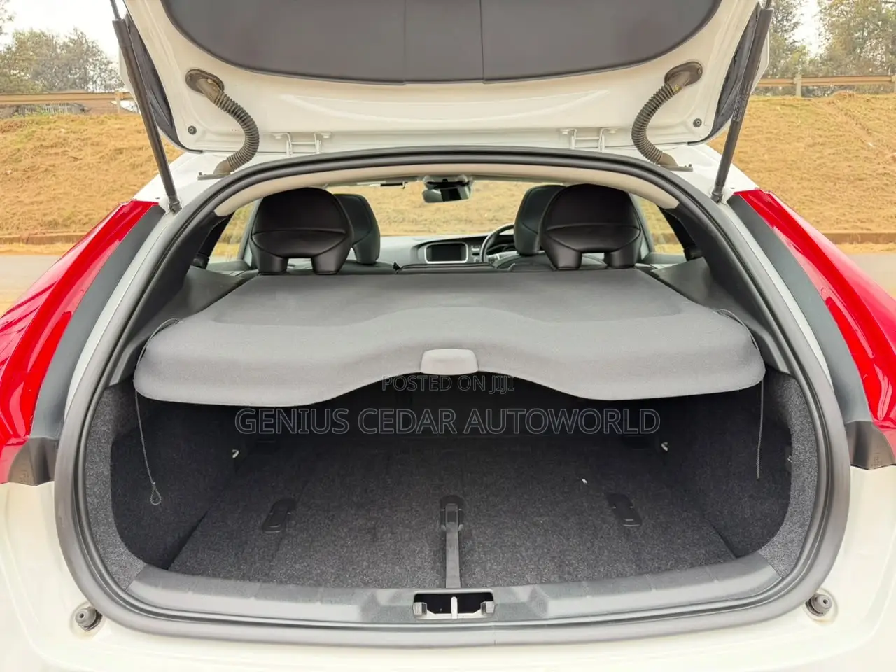 Volvo V40 2019 White