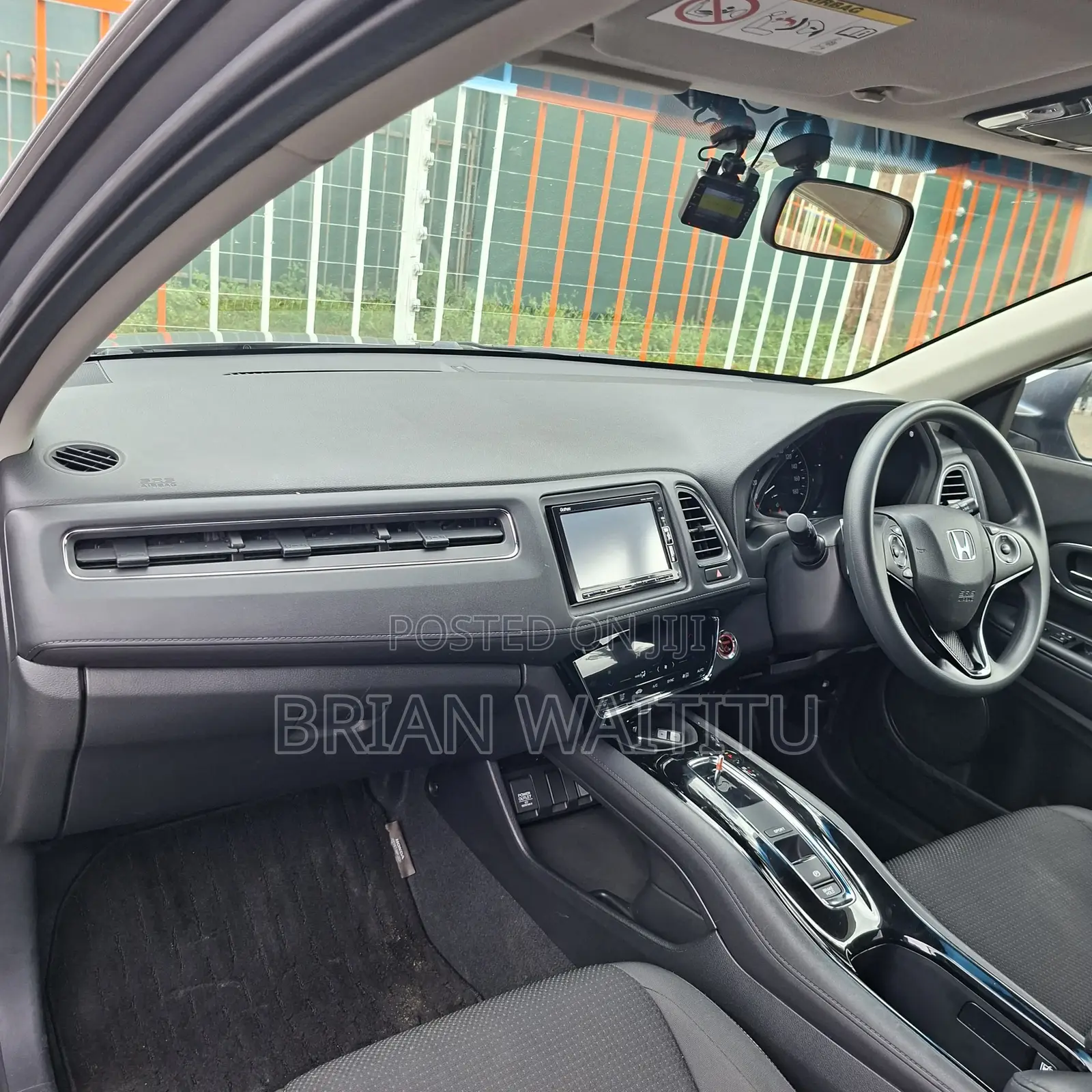 Honda Vezel 2018 Silver