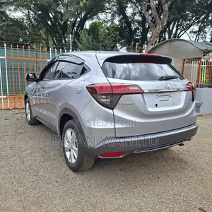 Honda Vezel 2018 Silver