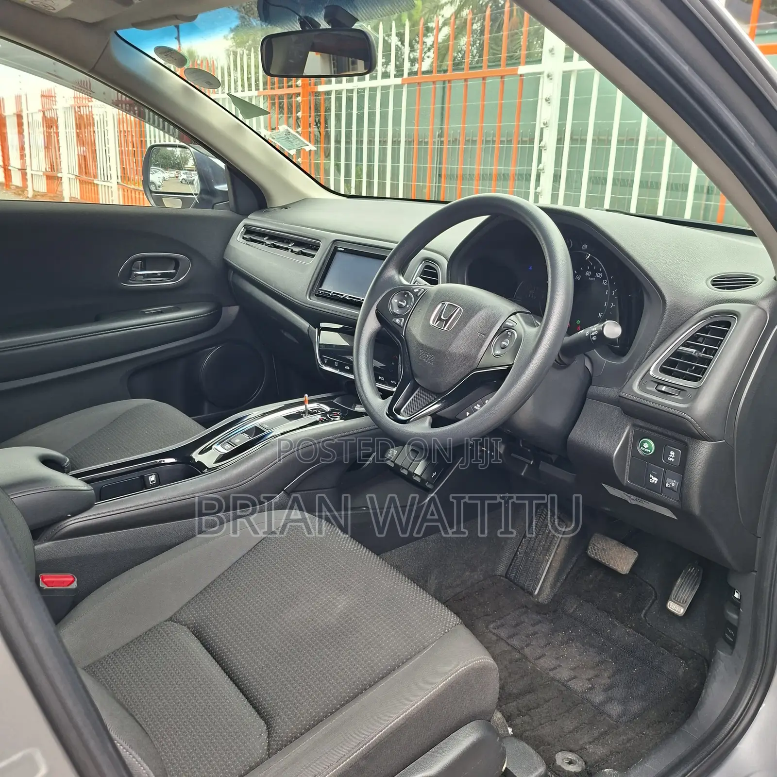 Honda Vezel 2018 Silver